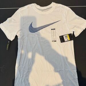 Nike White and Blue Short Sleeve Tee